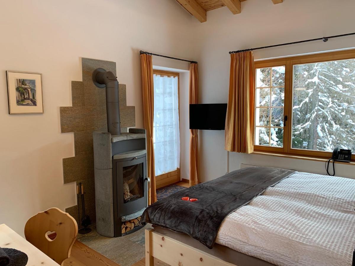 Hotel Chasa al Battaporta Tschierv Esterno foto