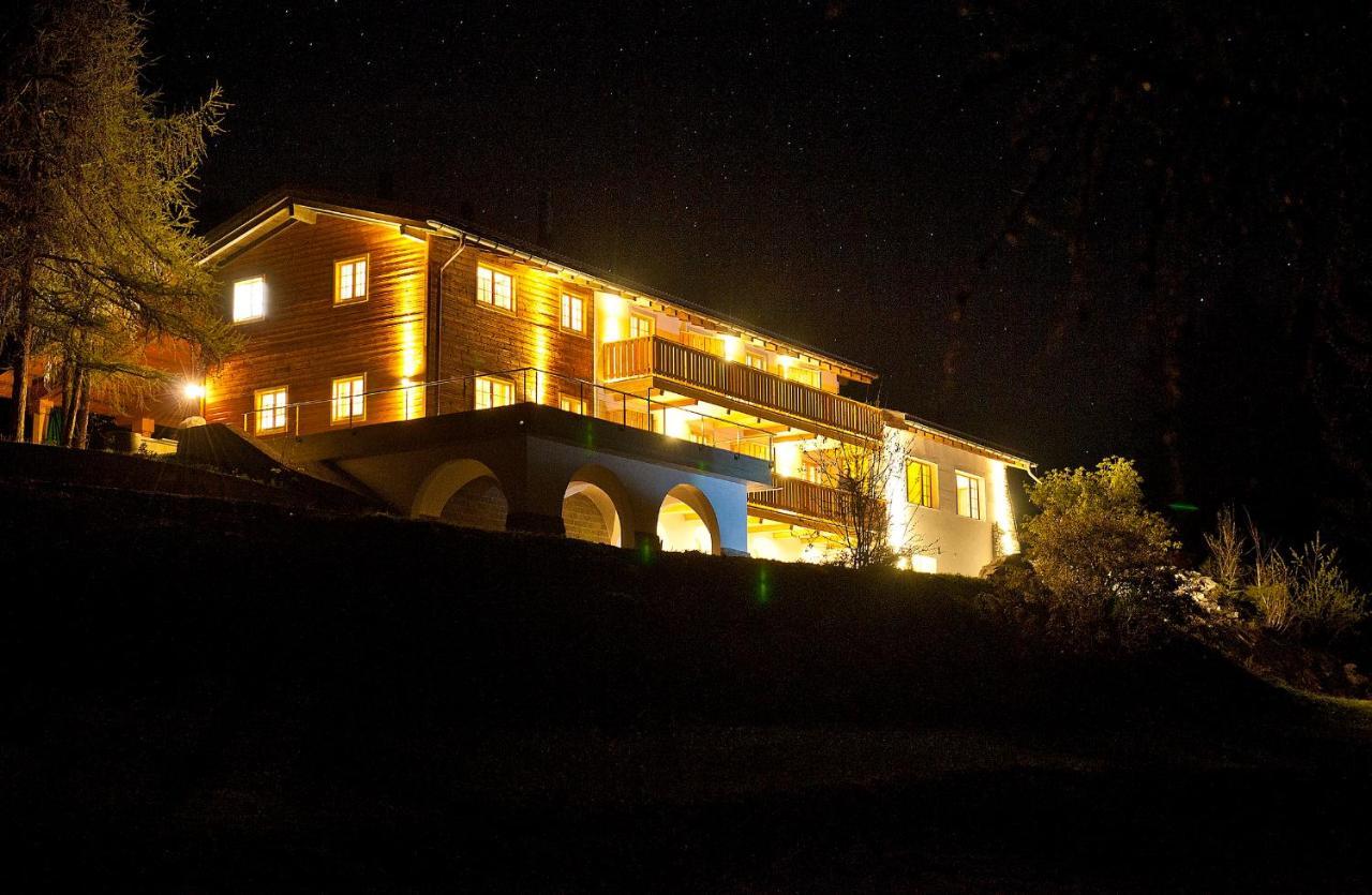 Hotel Chasa al Battaporta Tschierv Esterno foto